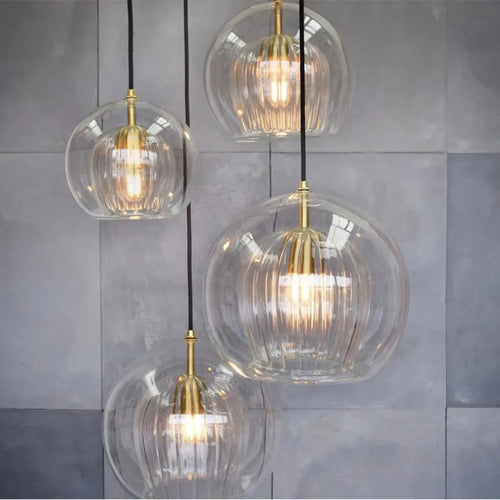Suspension verre ambre style loft industriel, cuisine ouverte moderne