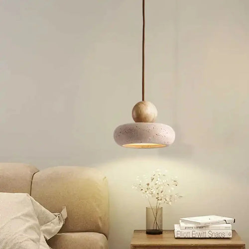Suspension agate jaune G9 vintage, installé dans chambre contemporain ambiance chaleureuse