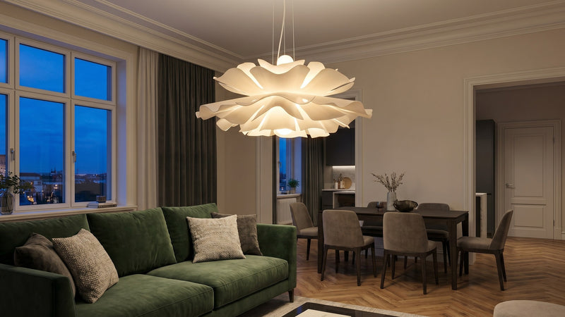 Lustre scandinave allumé dans un séjour élégant à la tombée du jour