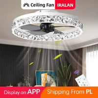Ventilateur plafond LED compact blanc 50 cm dans une chambre lumineuse