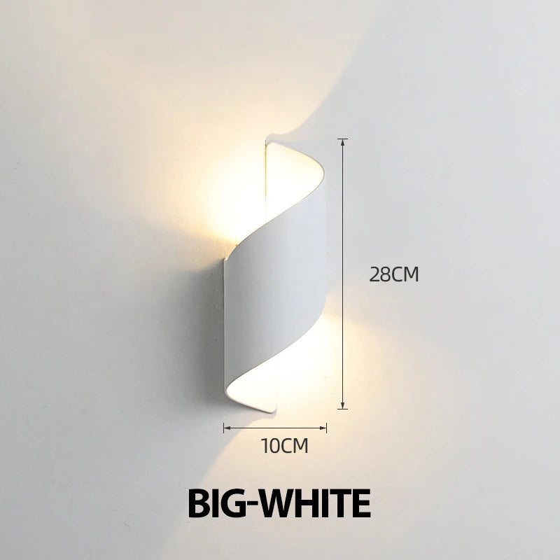 Applique murale LED spirale IP65 6 modèles, installé en couloir cosy ambiance chaleureuse