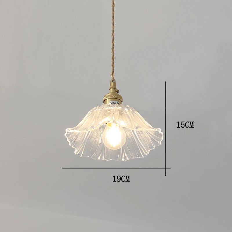 Suspension fleur vintage verre coloré E27, vue rapprochée de la structure ambiance chaleureuse