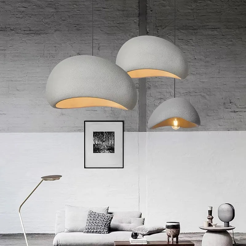 Lustre LED wabi-sabi tube 30-60 cm, vue d'ensemble du luminaire allumé jeu de lumière naturel