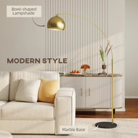 Lampadaire arc métal doré E27 40 W, ambiance soir au-dessus d'une table ambiance chaleureuse