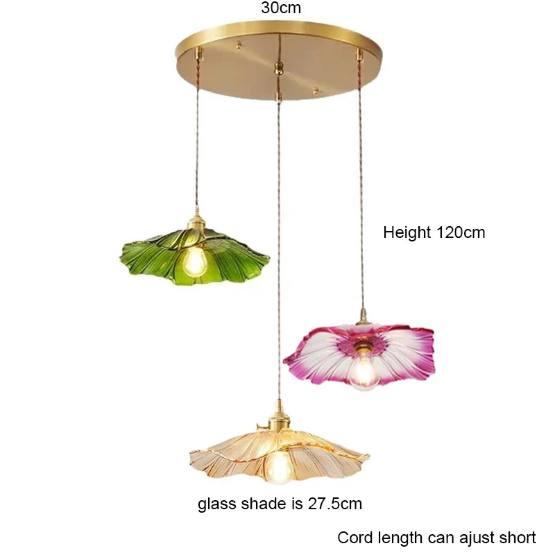 Suspension fleur vintage verre coloré E27, ambiance lecture coin canapé
