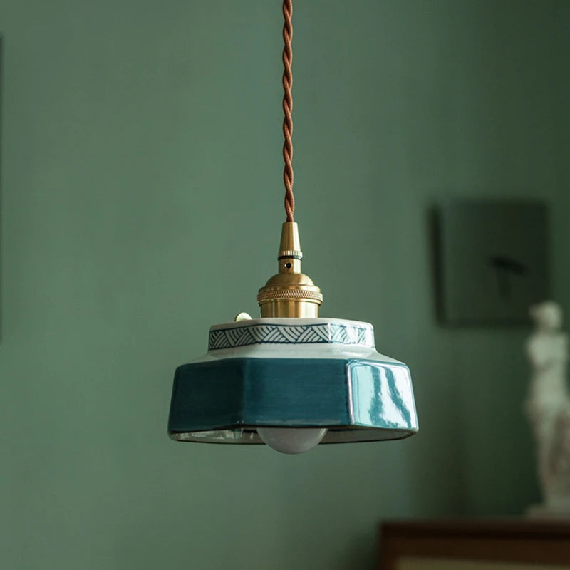 Suspension céramique vintage E27, détail du diffuseur lumineux