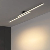 Plafonnier LED long aluminium 60 cm, installé dans cuisine contemporain ambiance chaleureuse