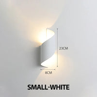 Applique murale LED spirale IP65 6 modèles, vue rapprochée de la structure jeu de lumière naturel