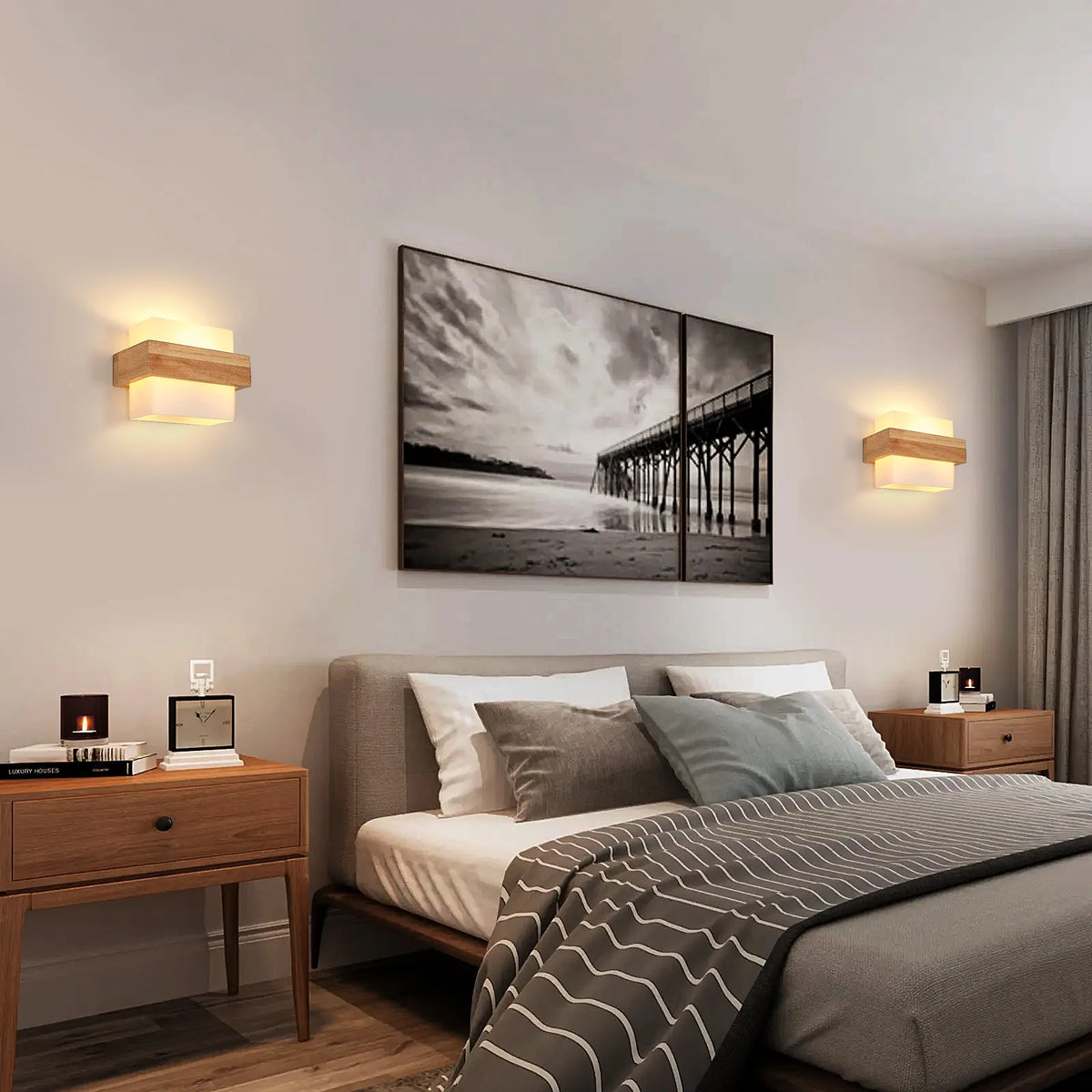 Applique bois massif dans un couloir lumineux