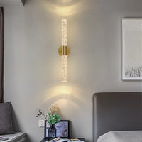 Applique murale cristal LED, ambiance soir au-dessus d'une table ambiance chaleureuse
