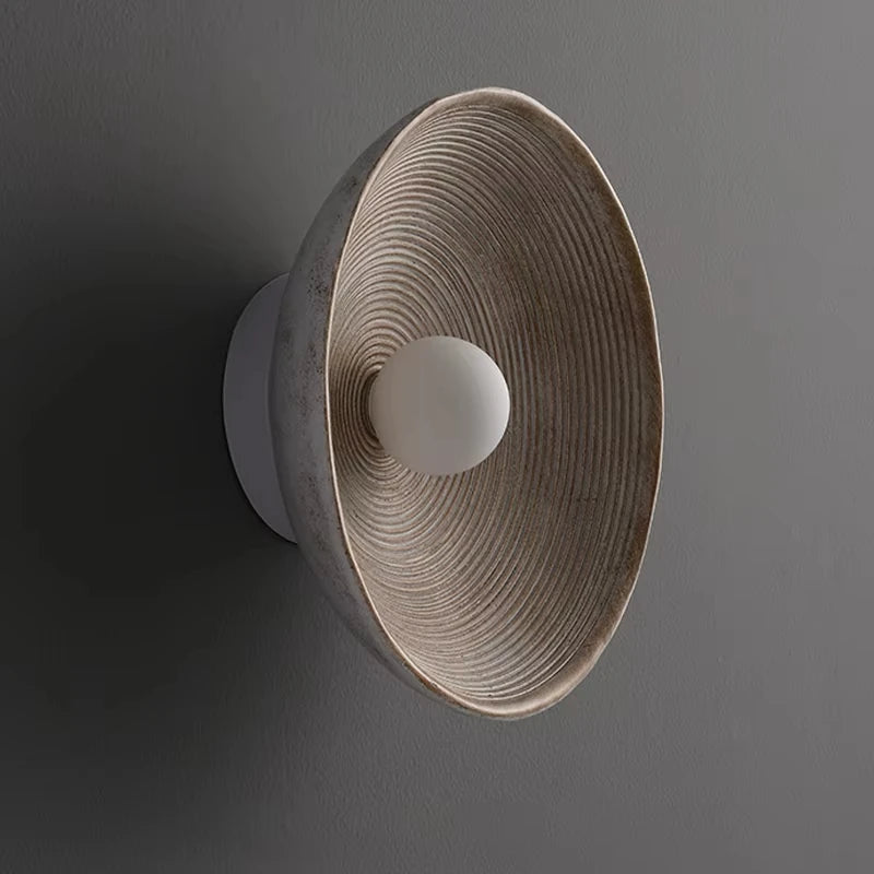 Applique japonaise wabi-sabi dans un salon minimaliste