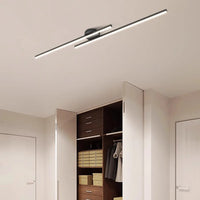 Plafonnier LED long aluminium 60 cm, vue d'ensemble du luminaire allumé jeu de lumière naturel
