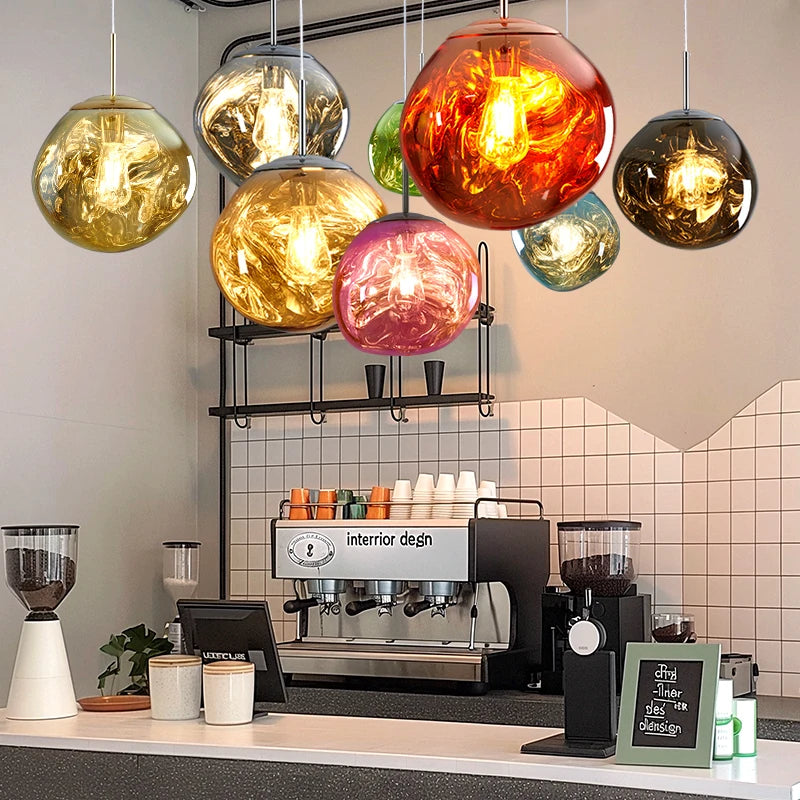 Suspension LED Lava moderne acrylique or rose, salon scandinave lumineux
