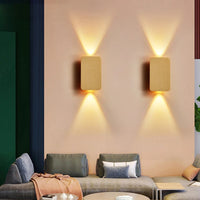 Vue trois quarts de l'applique murale LED en finition noir mat