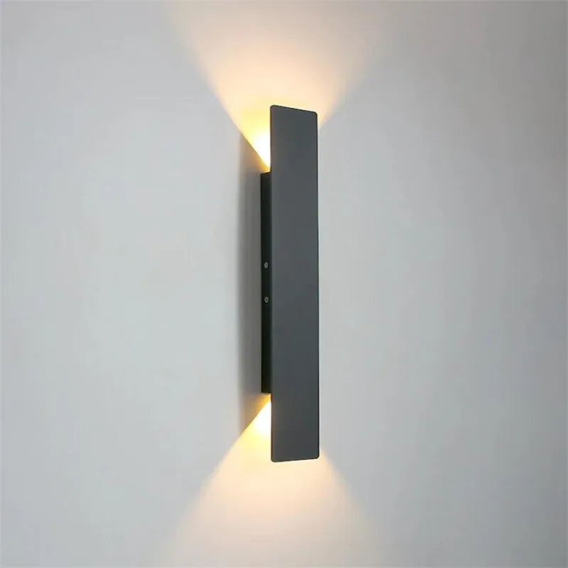 Détail de la finition aluminium mat et du diffuseur en verre trempé