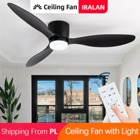 Ventilateur de plafond LED bois 132 cm dans un salon scandinave