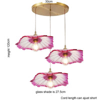 Suspension fleur vintage verre coloré E27, ambiance soir au-dessus d'une table jeu de lumière naturel