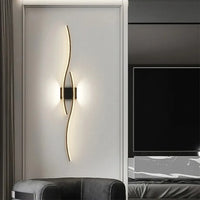 Applique murale LED longue 100 cm forme B allumée couloir