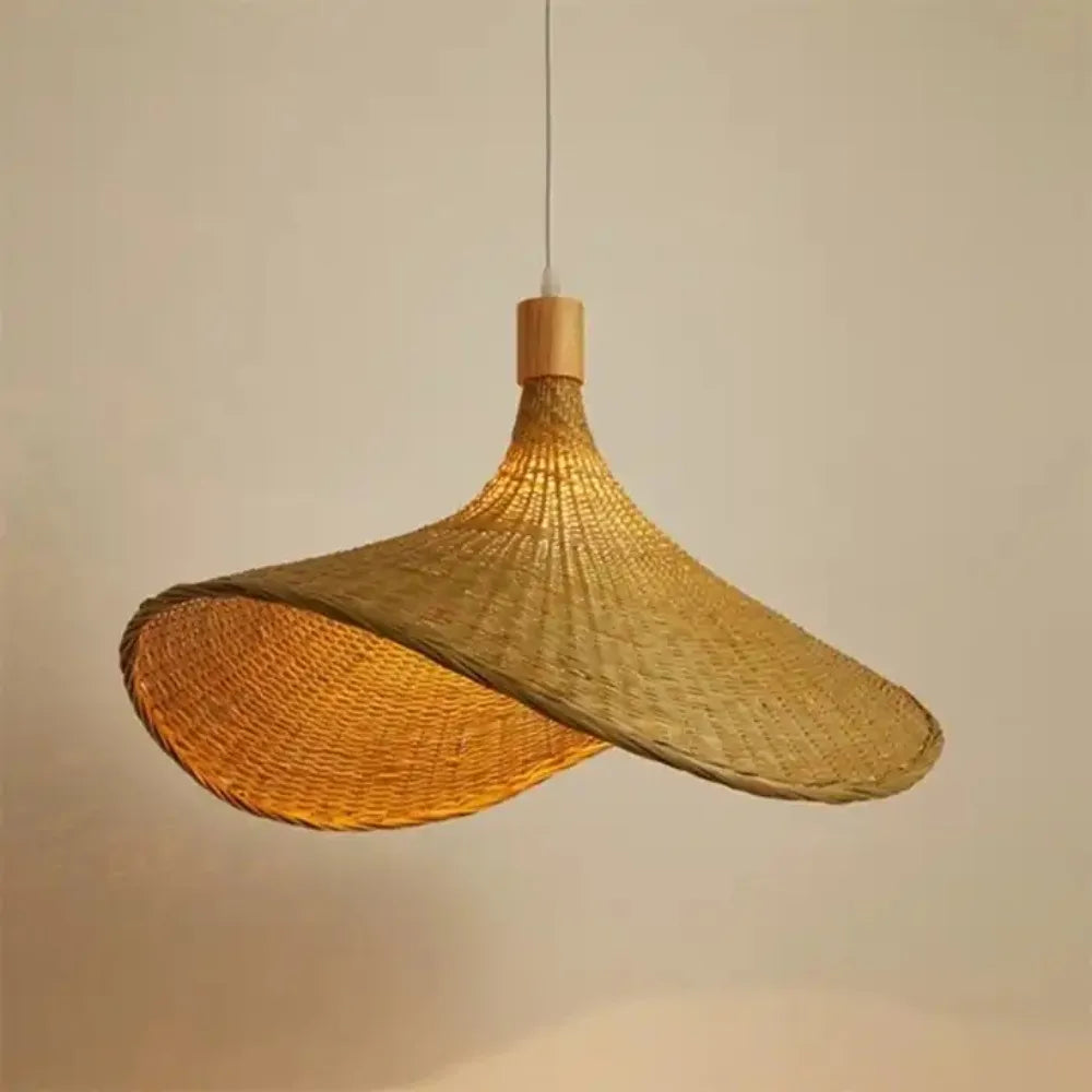 Suspension rotin bambou tressée E27, installé dans salle à manger contemporain ambiance chaleureuse