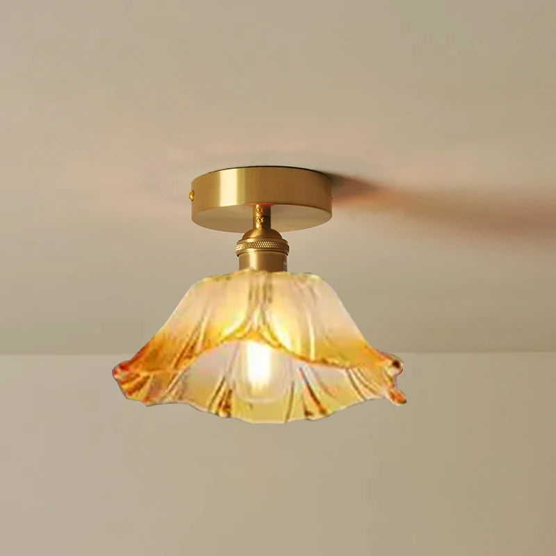 Suspension fleur vintage verre coloré E27, ambiance lecture coin canapé jeu de lumière naturel
