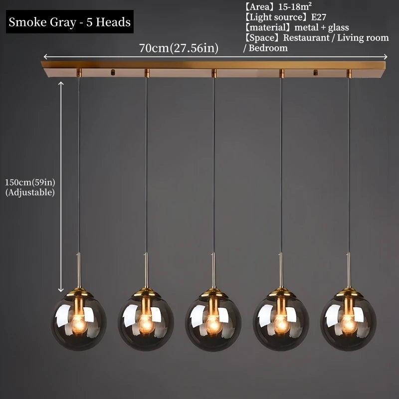 Suspension ambrée allumée au plafond, chambre parentale moderne
