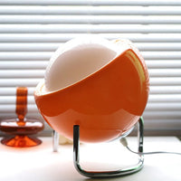 Lampe de chevet Bauhaus verre LED USB tactile, ambiance soir au-dessus d'une table ambiance chaleureuse