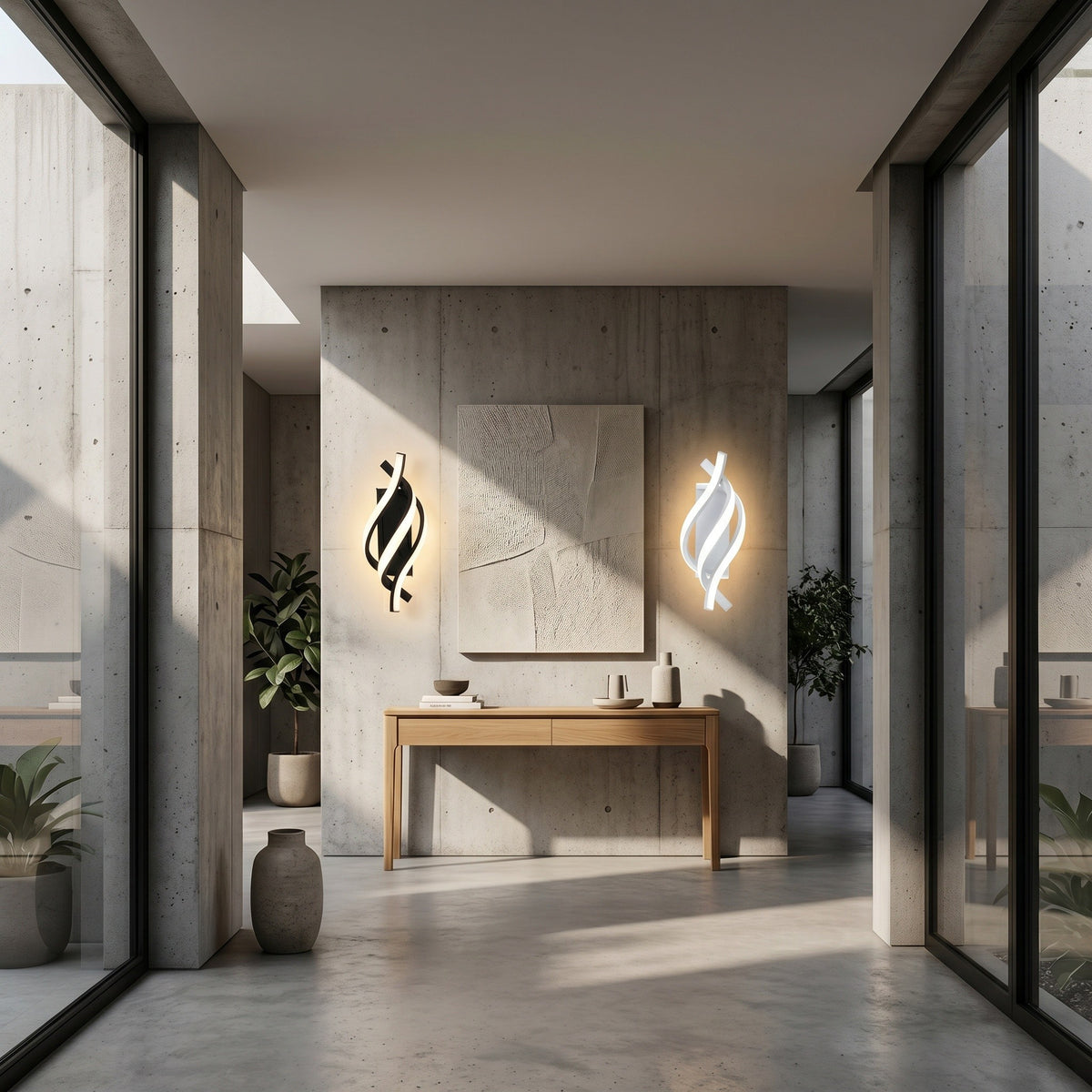 Applique Flamme, dans une villa d'architecte, allumée