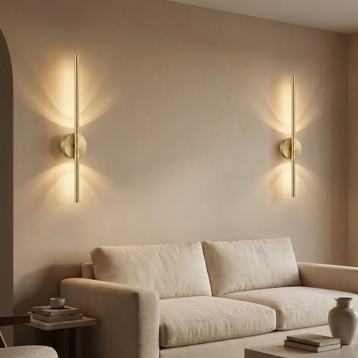 Applique Roseau, avec un jeu de lumière au mur, allumée