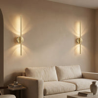 Applique Roseau, avec un jeu de lumière au mur, allumée