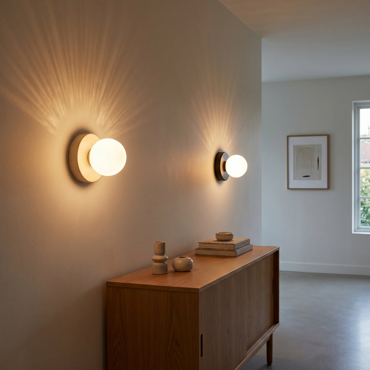 Applique Macaron, avec un jeu de lumière au mur, allumée