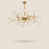 Lustre Lucioles Doré modèle B 45 branches sur fond beige