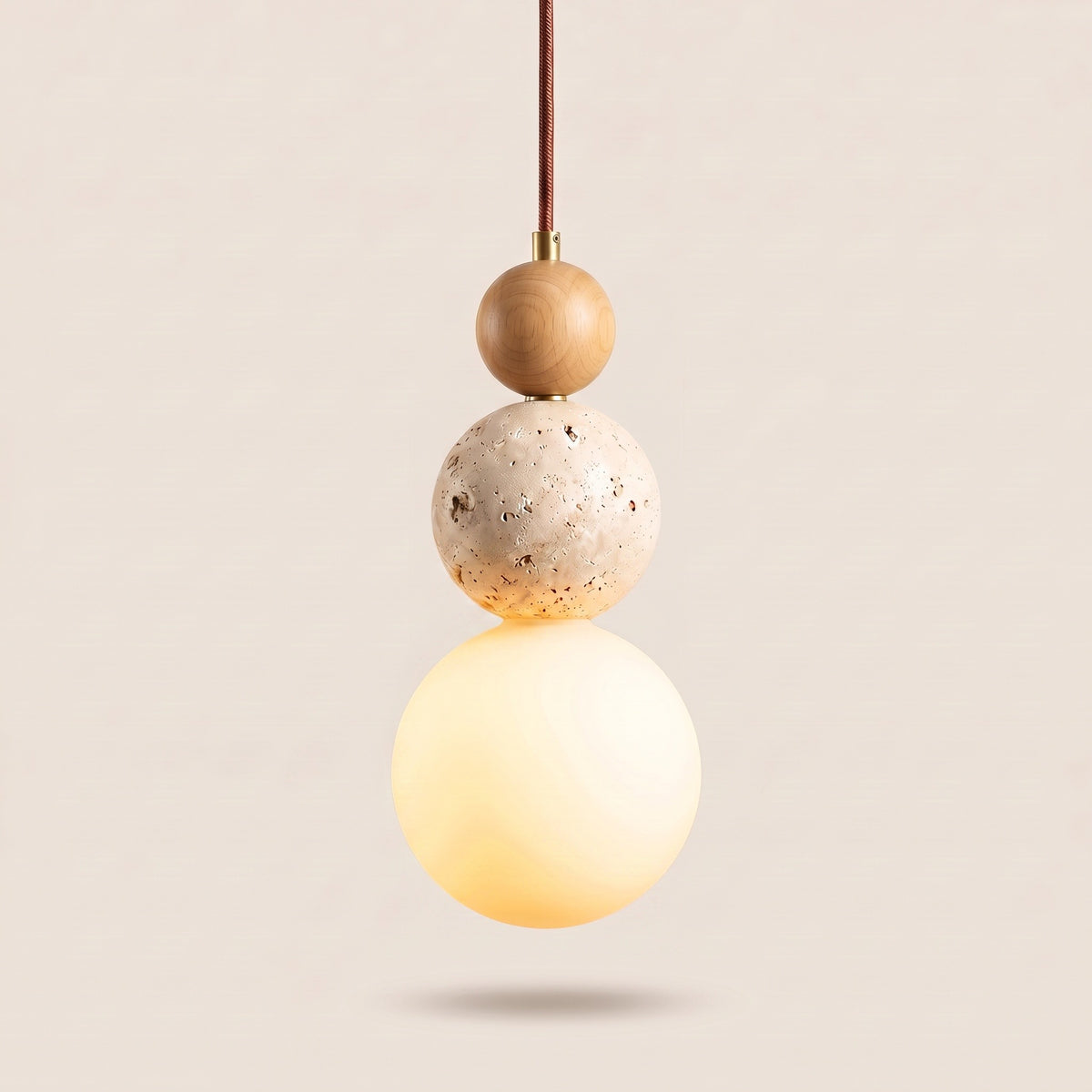 Suspension Colonne bois et pierre allumée, globe opale lumière chaude