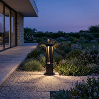 Borne extérieure LED IP65 aluminium, à l'extérieur au crépuscule, allumée